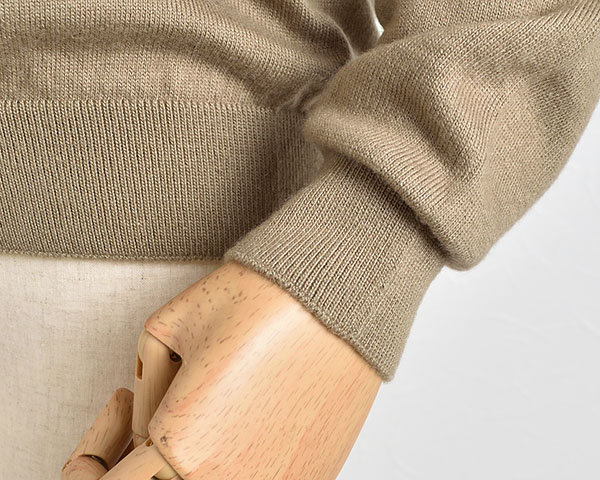 カシミヤ シルク クルーネックセーター 日本製 GAKU 縫い目のないホールガーメント