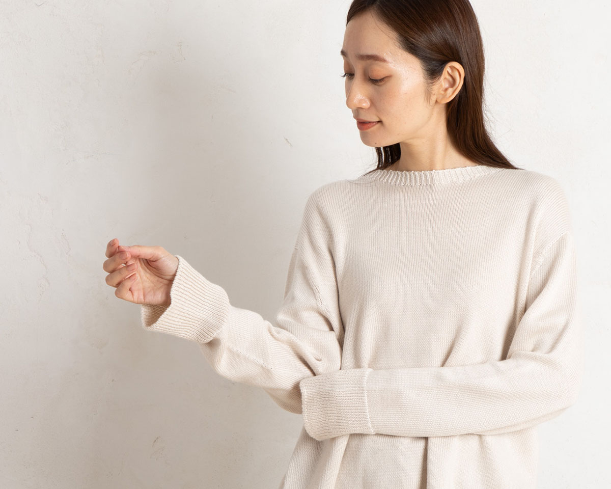 シルク100％ ふわふわ加工 クルーネック 長袖 ニット 日本製 縫い目のないホールガーメント
