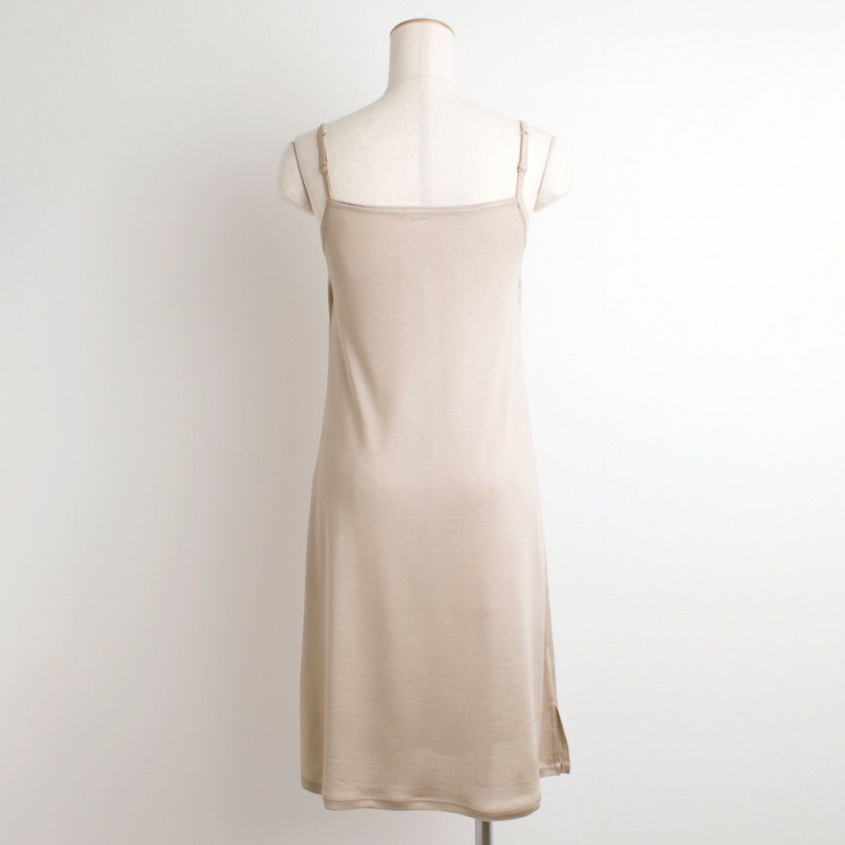 シルク100％ カップ付き ゆったりキャミスリップ 日本製